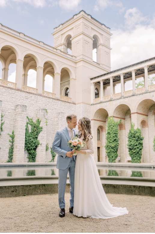 Wedding couple in front of the Belvedere on the Pfingstberg in Potsdam — a premium wedding band venue near Berlin